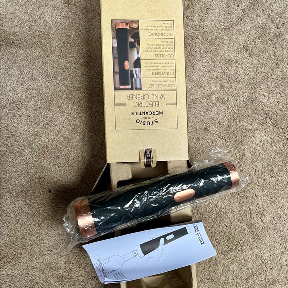 Electric Wine Opener with Foil Cutter NIB - Picture 3 of 7